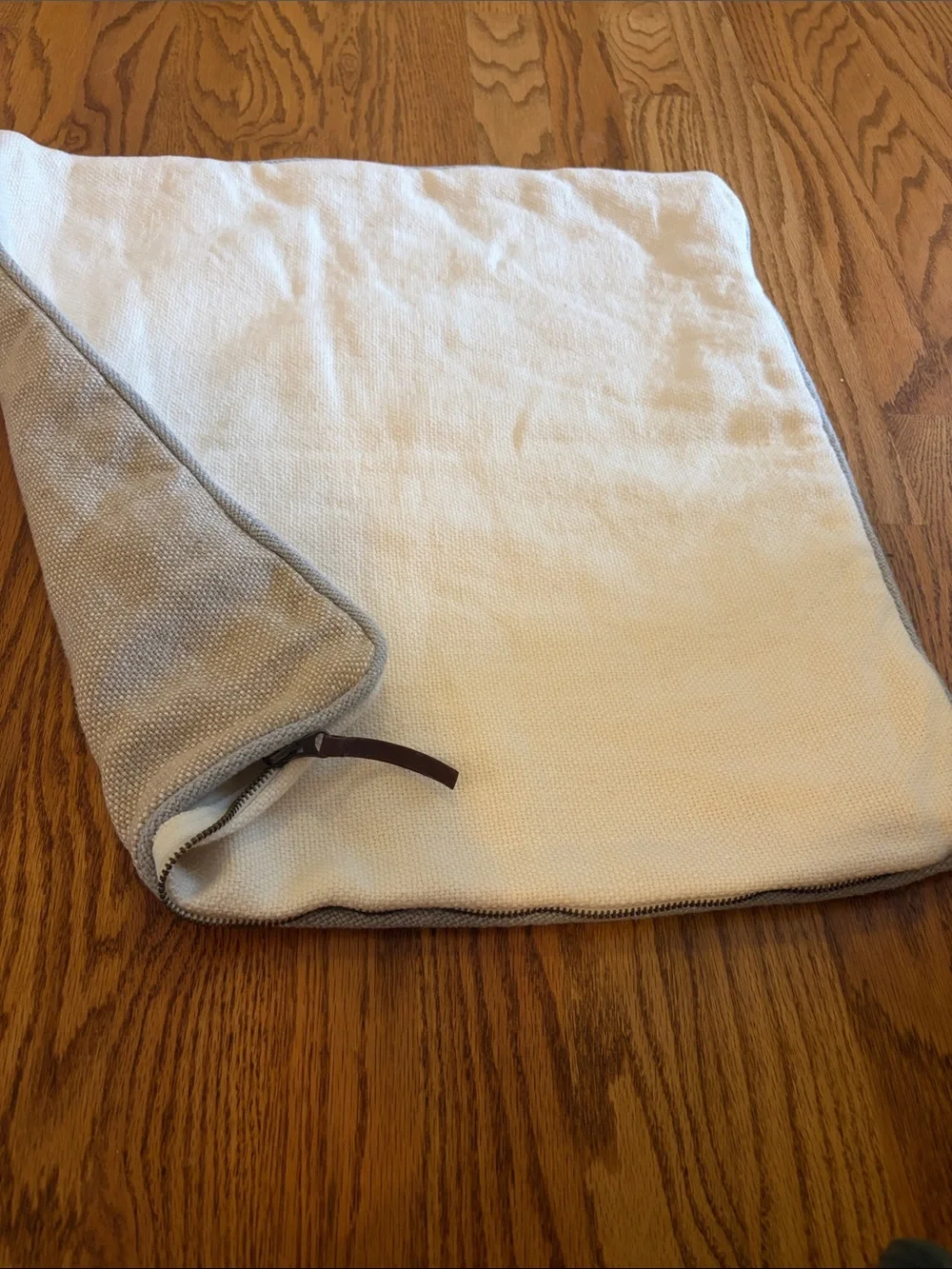 Pottery Barn Everyday Linen Pillow Cover EUC 20x20”